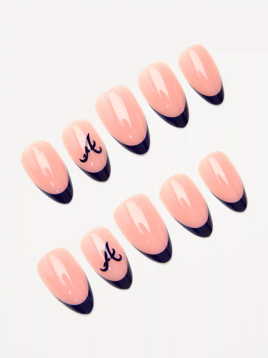 Glamnetic x Fanatics Atlanta Braves Press-On Nail Kit